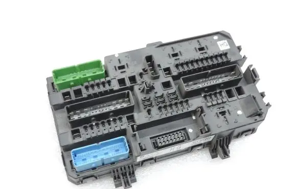 Opel Zafira B Fuse box set 93184968 13206763 13206759