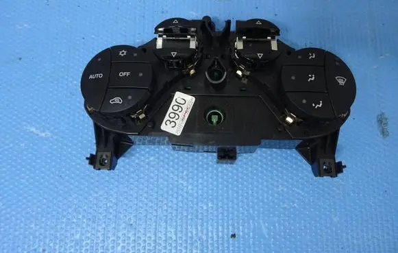 Fiat 500L Climate control unit 735629323