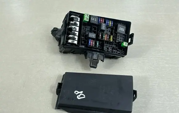 Volkswagen PASSAT B8 Fuse box set 5Q0907361B