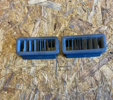 Volkswagen Transporter - Caravelle T4 Dash center air vent grill 701819072 701819071