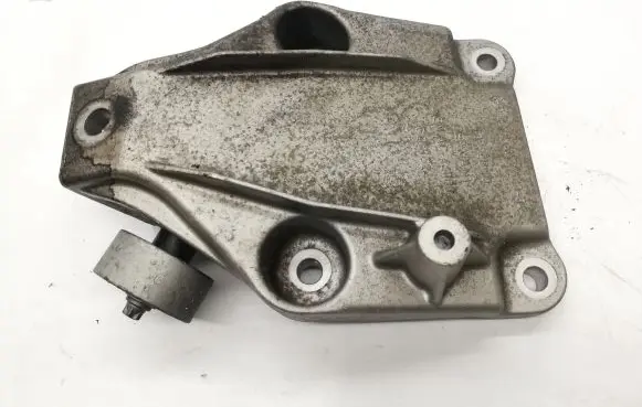BMW 5 GT F07 Engine mounting bracket 6777623