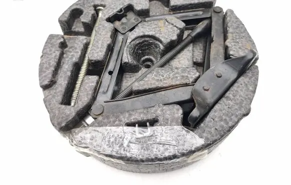 Peugeot 308 Tool set 13327305 537274672