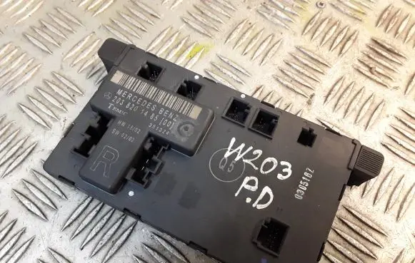 Mercedes-Benz C W203 Door control unit/module 2038201485 A2038201485