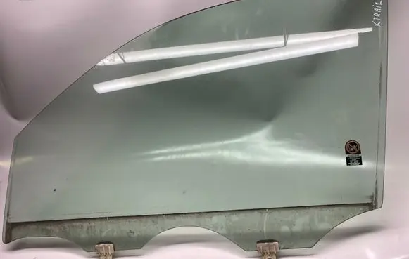 Nissan X-Trail T31 Front door window glass four-door