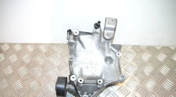 Mercedes-Benz C W205 Generator/alternator bracket A6512340339