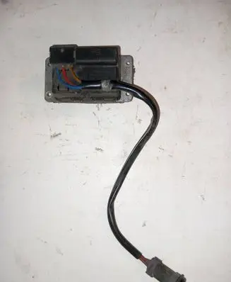 Audi A6 S6 C4 4A Heater blower fan relay 4DS00645502 4A0820521A