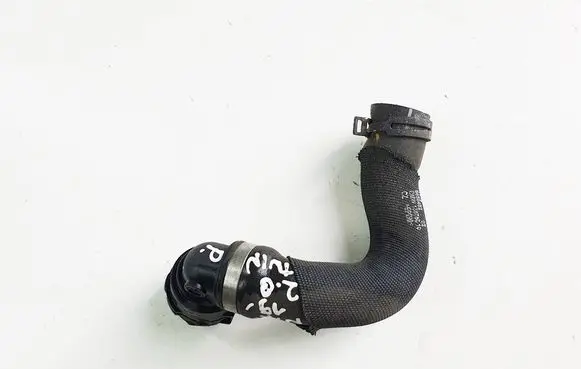 Engine coolant pipe/hose
