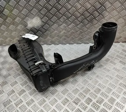 BMW 4 F32 F33 Air filter box 8573869 7804150