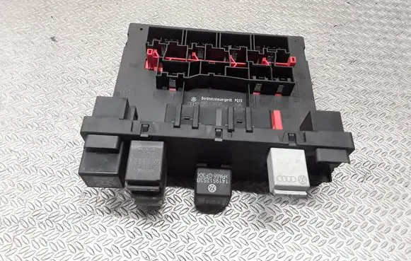 Audi A3 S3 8P Comfort/convenience module 8P0907279D F005V00490