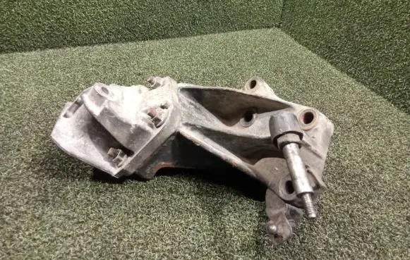 Citroen Jumper Engine mounting bracket A236
