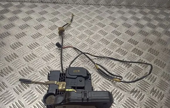 Mercedes-Benz 200 300 W123 Front door lock 2037200435