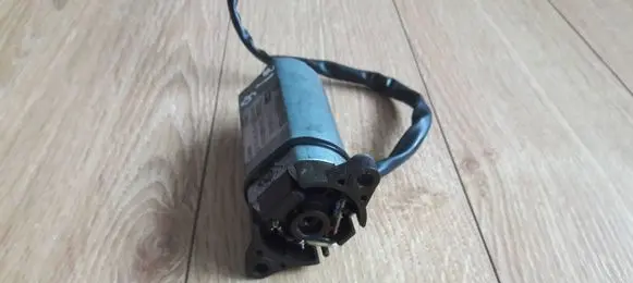Mercedes-Benz E W211 Seat adjustment motor A2038203742 1132301 12V500011