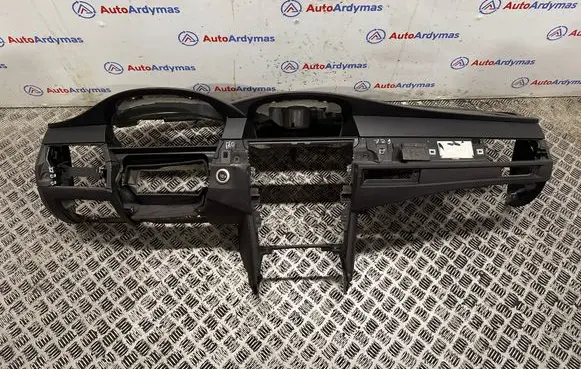 BMW 5 E60 E61 Dashboard 7156306 51457156306