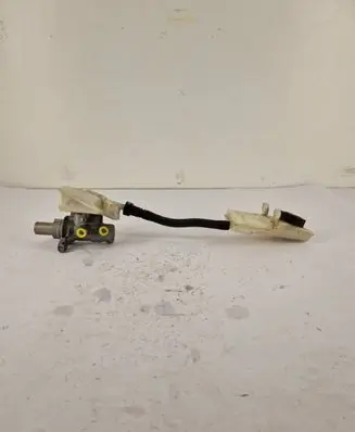 Ford C-MAX II Master brake cylinder AV612140G