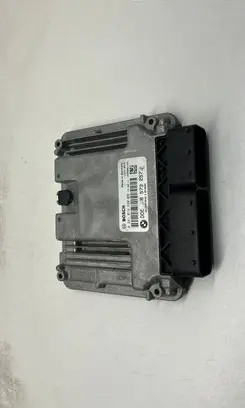 BMW 3 F30 F35 F31 Engine control unit/module 8573257 857325701 0281019680
