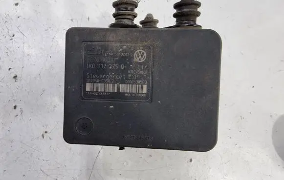 Volkswagen Touran I ABS Pump 1K0907379Q 00005305F3 10096003553