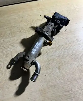 Citroen C5 EGR valve cooler 875816W 9645689780
