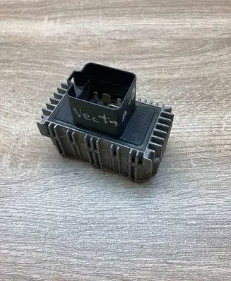 Opel Vectra B Glow plug pre-heat relay 90508974 51299001
