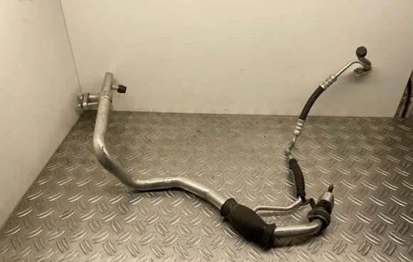 Air conditioning (A/C) pipe/hose