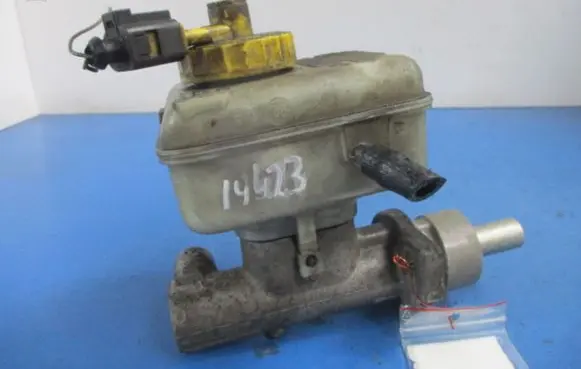 Skoda Octavia Mk1 (1U) Master brake cylinder