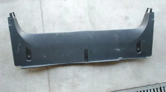 Trunk/boot sill cover protection