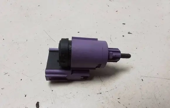 Brake pedal sensor switch