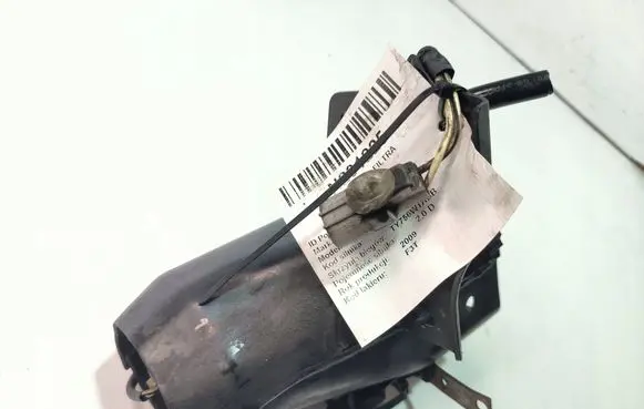 Subaru Outback Fuel filter housing 