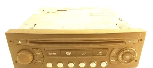 Radio/CD/DVD/GPS head unit