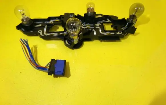 Peugeot 307 Tail light bulb cover holder 89022