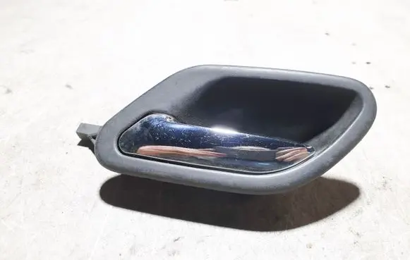BMW 5 E39 Rear door interior handle 8226049