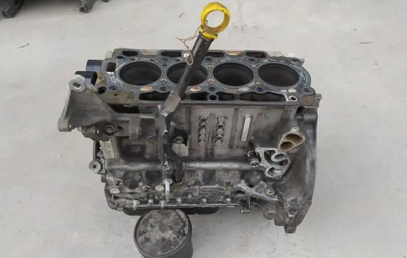 Ford Fiesta Engine block AV2Q-6010-AA