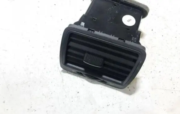 Volkswagen Golf V Dash center air vent grill 1k0819710