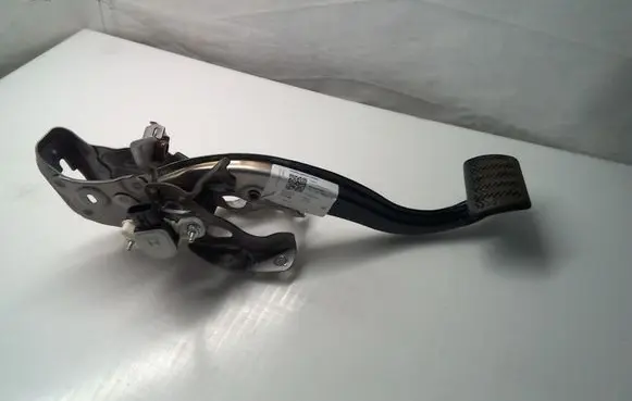 Toyota Prius (XW50) Brake pedal 4711047060