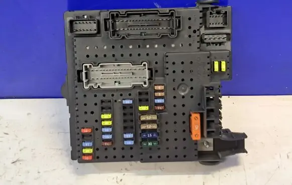 Volvo S60 Fuse module 30786646