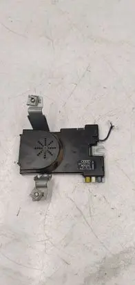Audi A3 S3 8P Aerial antenna amplifier 8P4035225