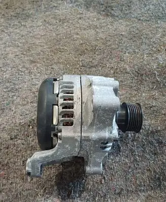 BMW 4 F32 F33 Generator/alternator 1042110590 8645325