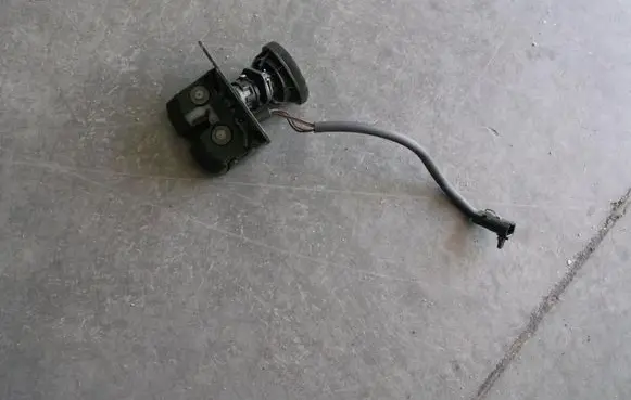 Fiat Punto (188) Tailgate/trunk/boot lock/catch/latch