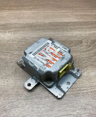 Suzuki Grand Vitara I Airbag control unit/module 3891000620 X6T47773