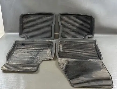 Peugeot 208 II Car floor mat set