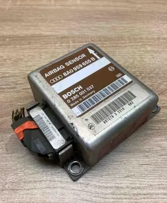 Audi A4 S4 B5 8D Airbag control unit/module 8A0959655B 0285001037Used WithPlug