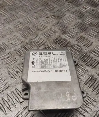 Volkswagen PASSAT B5 Airbag control unit/module 1c0909605b