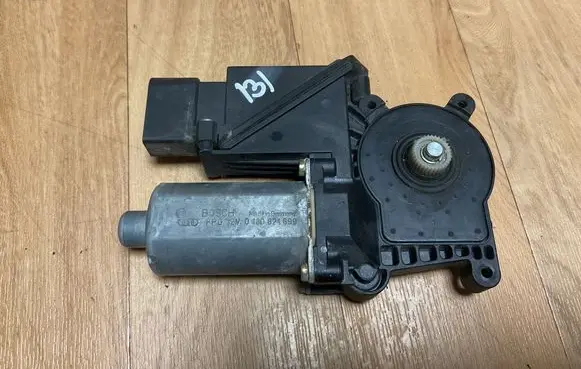 Mercedes-Benz A W168 Rear door window regulator motor 119831300