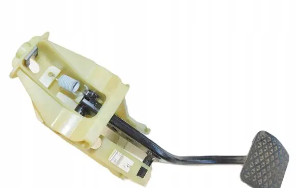 BMW 7 E65 E66 Brake pedal 6752517
