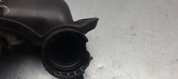Opel Crossland X Air intake hose/pipe 9833016780