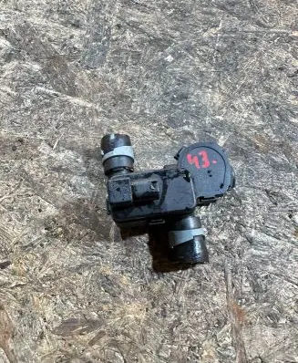 Mercedes-Benz R W251 Electric auxiliary coolant/water pump A2515000340 PA66GF