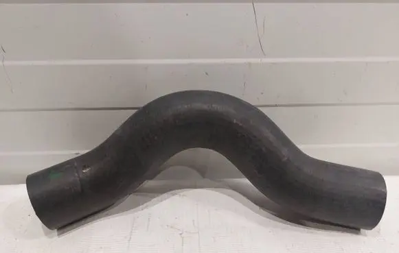 Coolant pipe/hose
