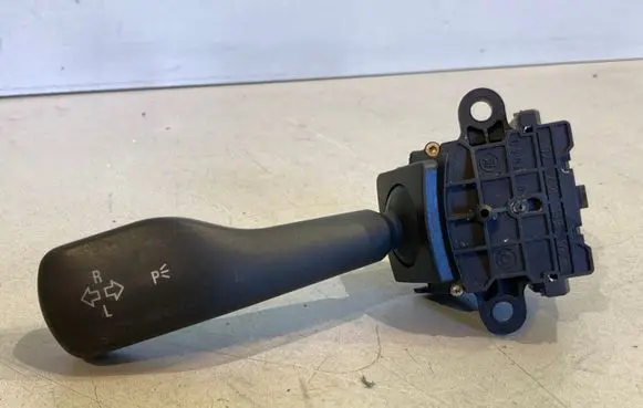BMW 3 E46 Indicator stalk 8363662K