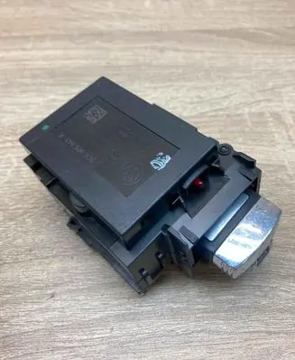 Volkswagen PASSAT CC Ignition lock 3C0905843R 33303401 WithKEY