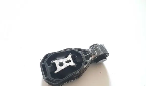 Mercedes-Benz CLA C118 X118 Engine mount bracket A2472400400