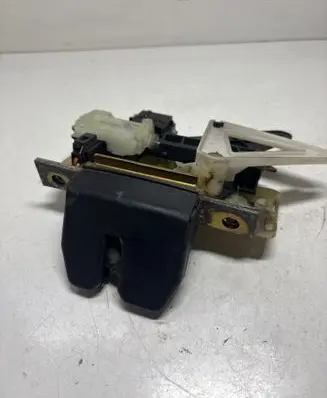 Tailgate/trunk/boot lock/catch/latch